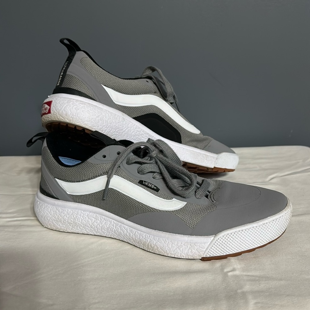 EUC Women’s Vans UltraRange size 8.5